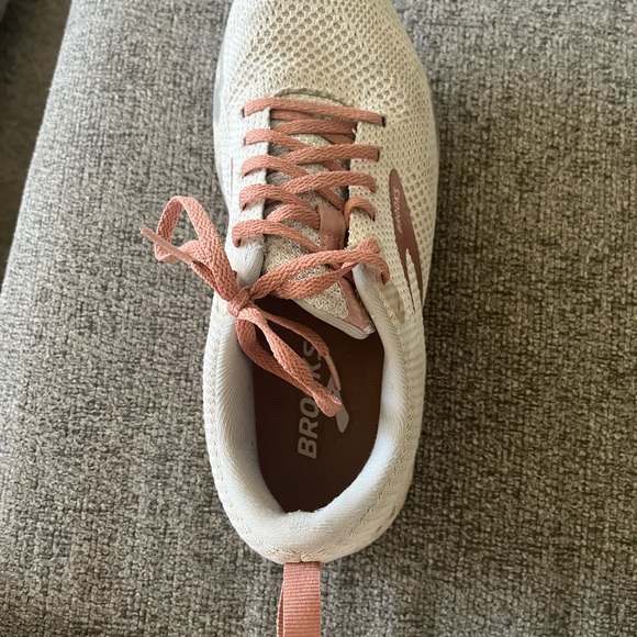 Brooks Revel 4 - Picture 3 of 4